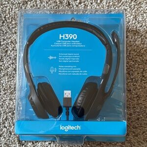 Logitech H390 USB Headset in Black